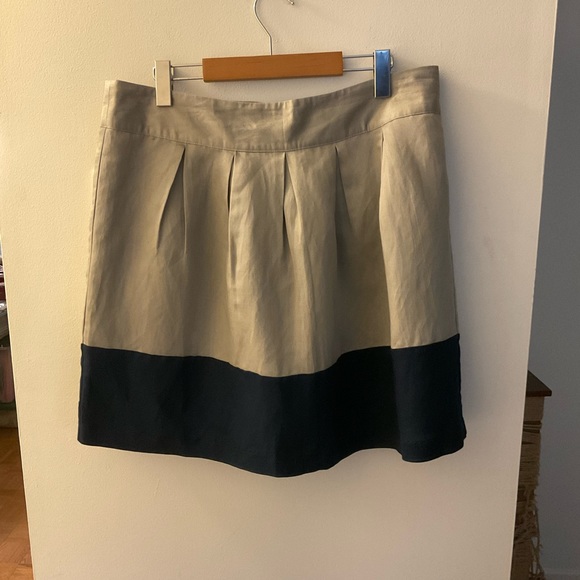 Taupe and Navy Blue Pleated Skirt. Pure by Alfred Sung. Waist 34”. - Picture 7 of 11